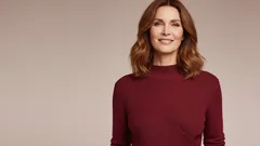 Dessa färger ger ny energi: de bästa klädfärgerna för vuxna kvinnor 2026